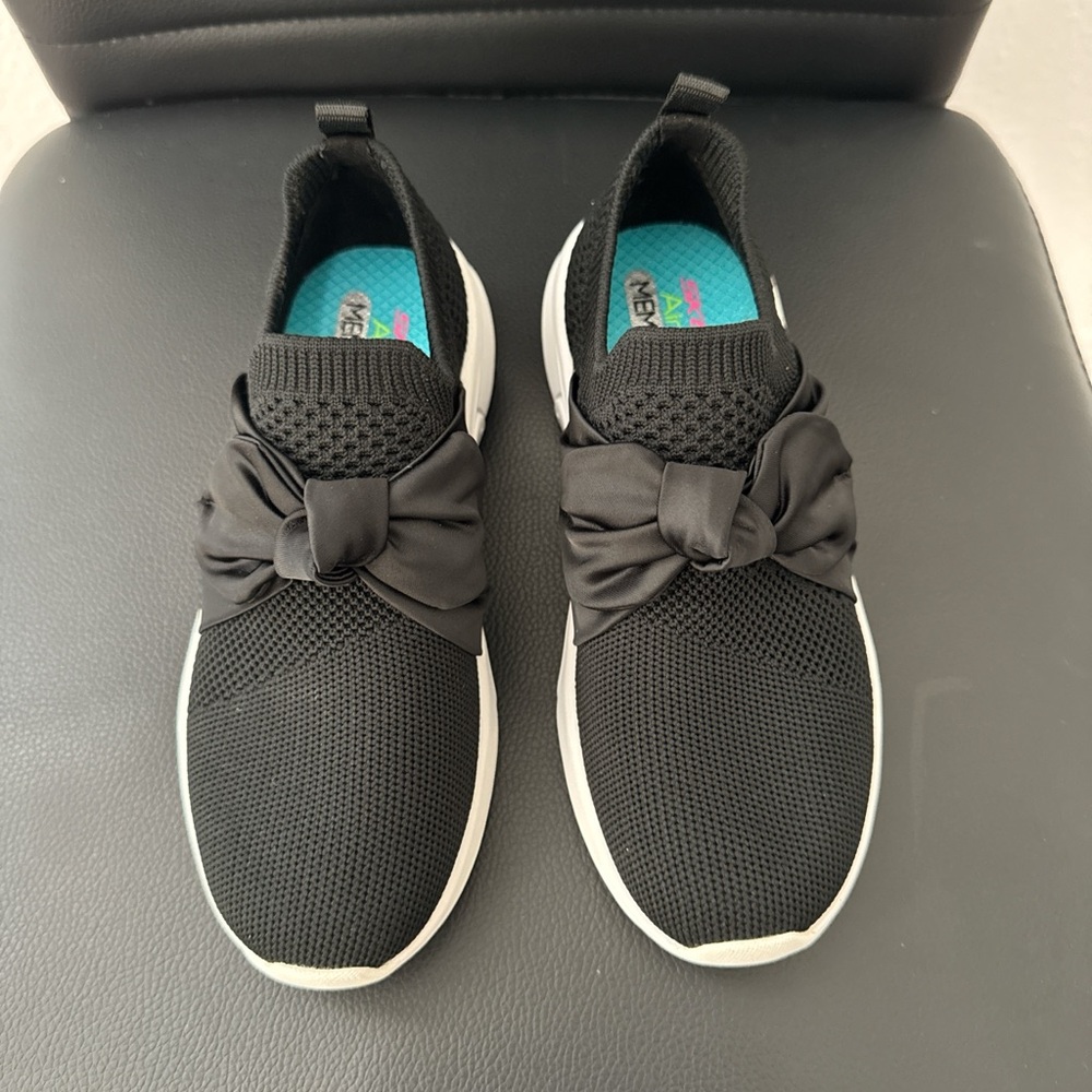 Skechers Black Slip-On Sneakers with Bow Detail for Kids athletic